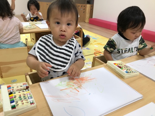 自由帳にお絵かきしたよ 認可小規模 香椎にじいろのたね保育園